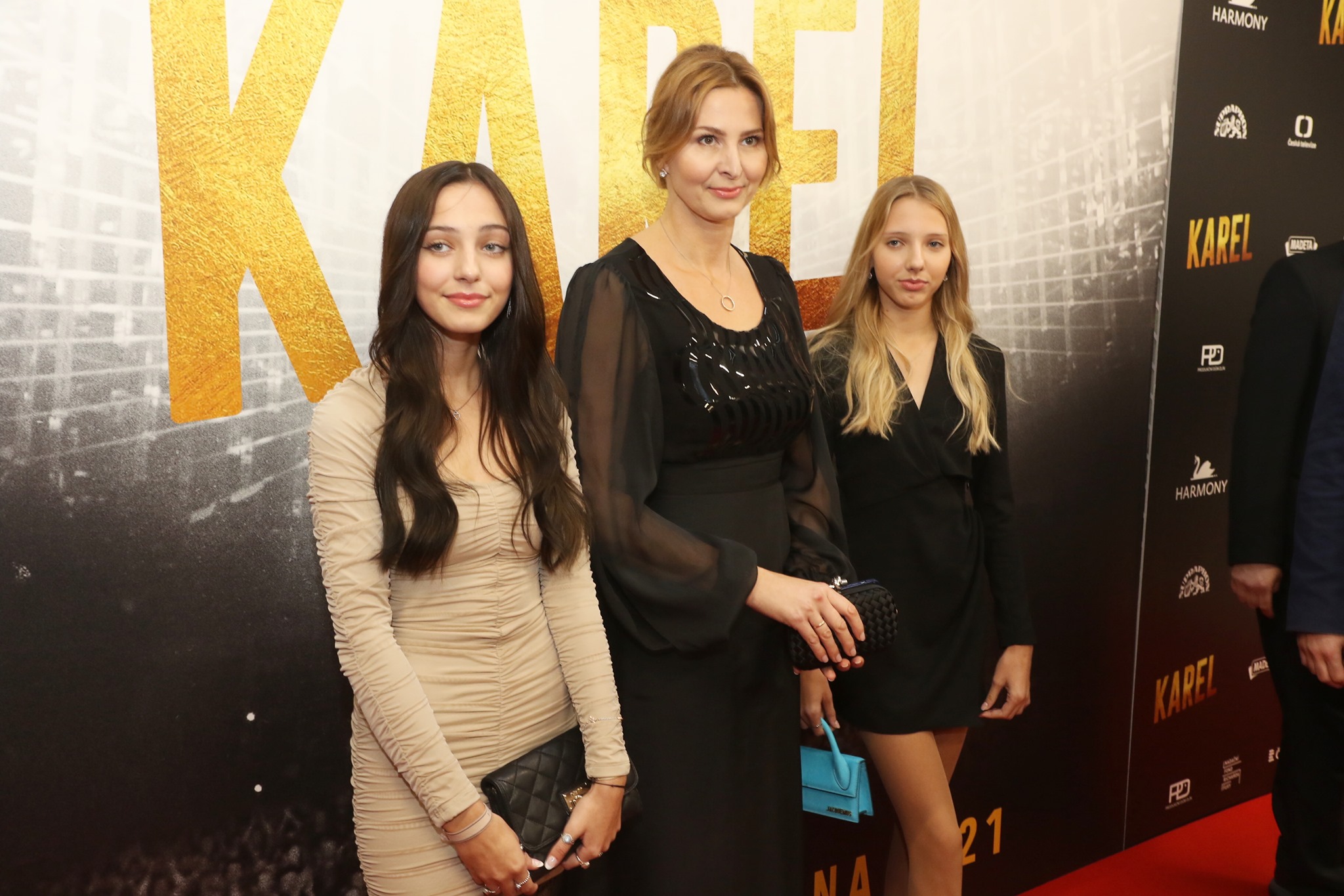 Z dcer Karla Gotta jsou dospělé slečny. Charlotte Ella je celý tatínek, podívejte. Uspěla na Slavíku